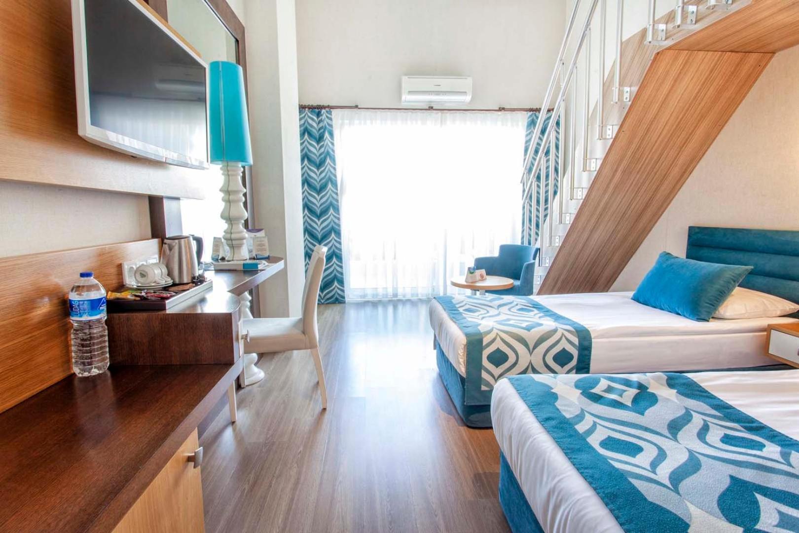 Dream World & Hotel 5*