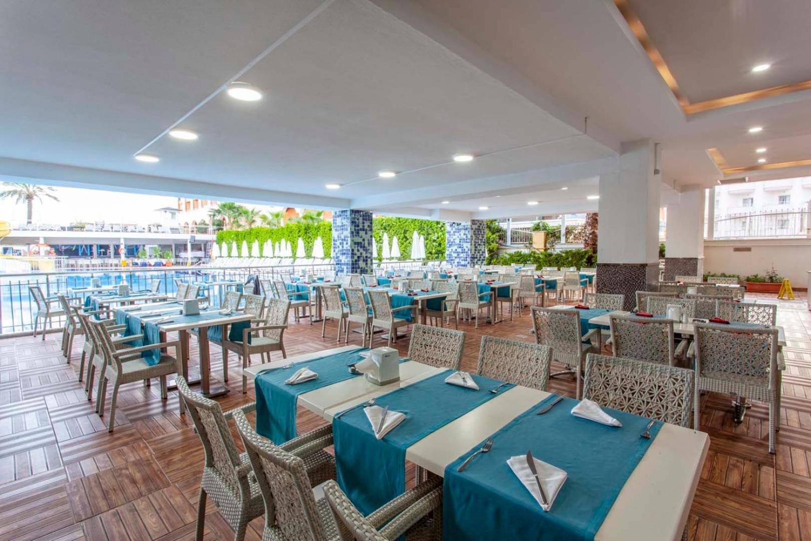 Dream World & Hotel 5*