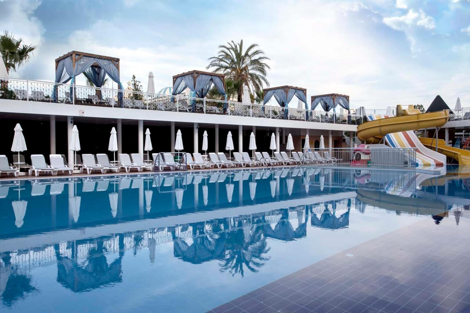 Hotel Dream World &